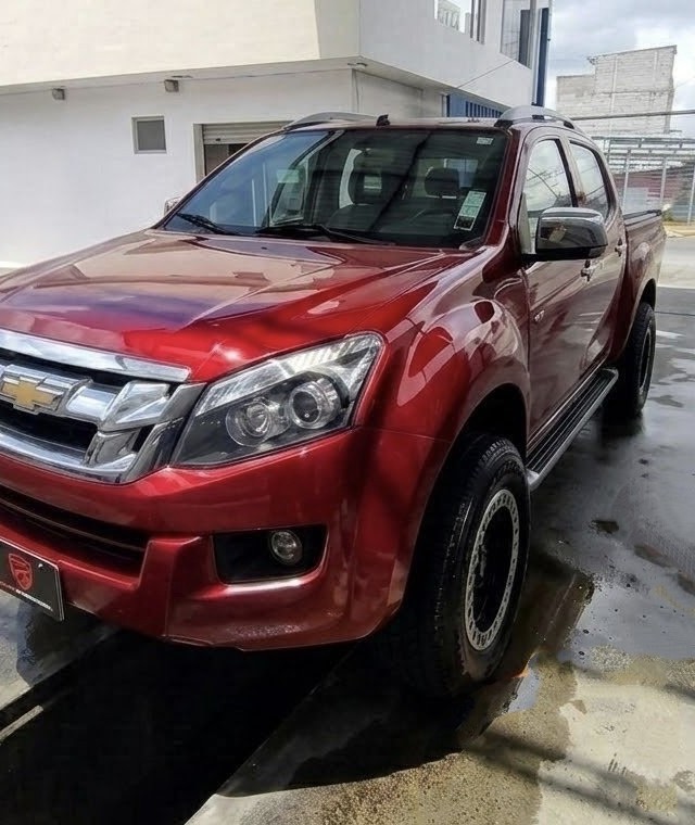 Acabado Montero - Camioneta limpia y detallada
